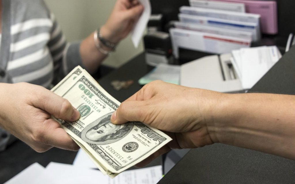 cách vay tiền mặt trả góp
