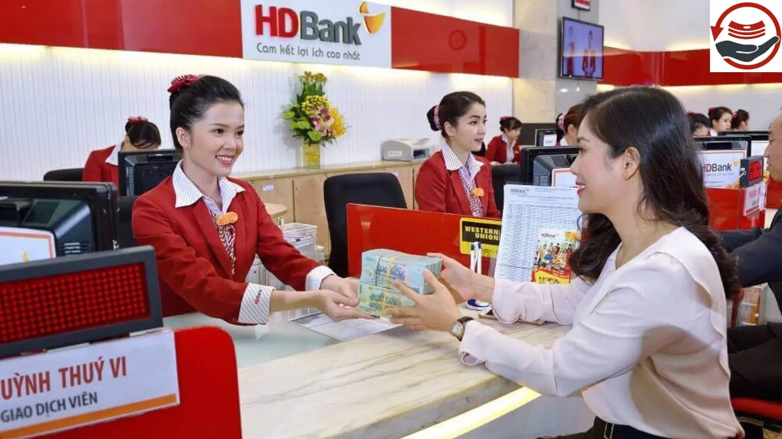 Rút tiền tại ATM hoặc quầy giao dịch ngân hàng HDBank Quận Thủ Đức